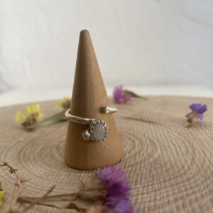 Anillo de plata ecológica 925 y labradorita blanca