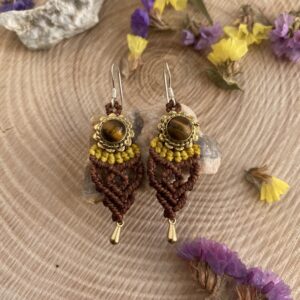 Pendientes de macramé y ojo de tigre