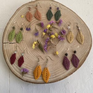 Pendientes de hoja de macramé