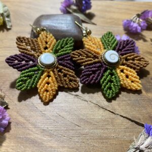 Pendientes de flor de macramé y ojo de shiva